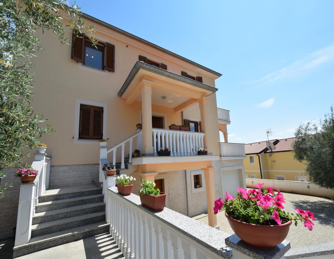 Apartment Baran Cizici Exterior photo